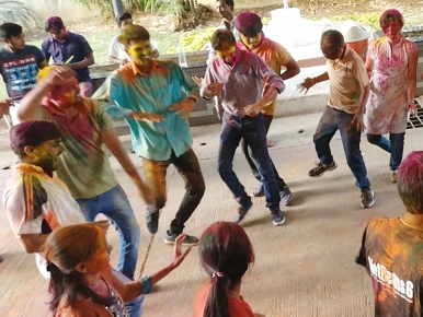 holi-2017-1